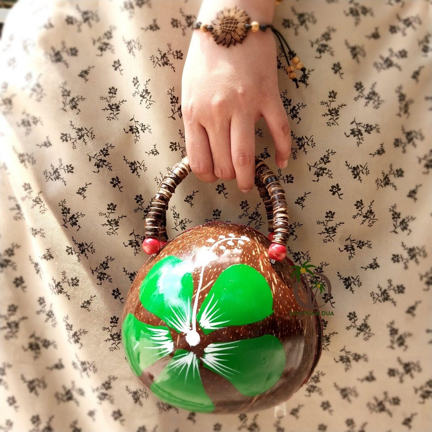 Handicrafts made from coconut shells Coconut Product