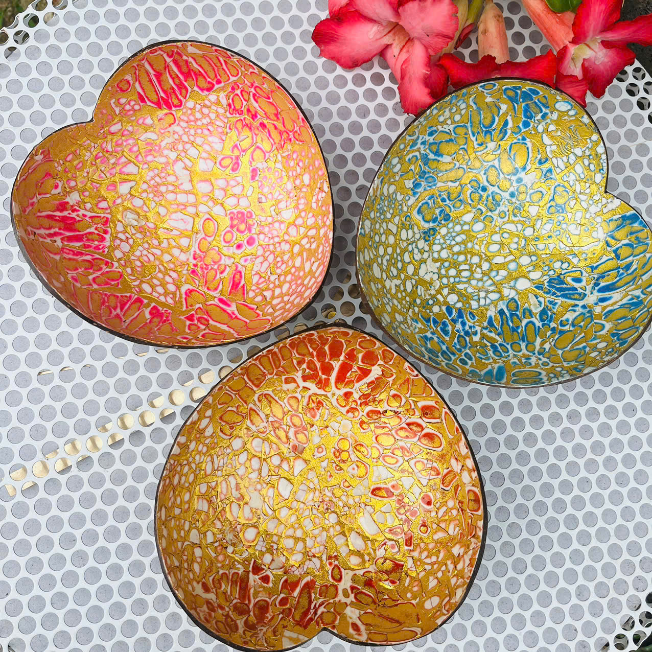 Heart shaped lacquer coconut shell plates